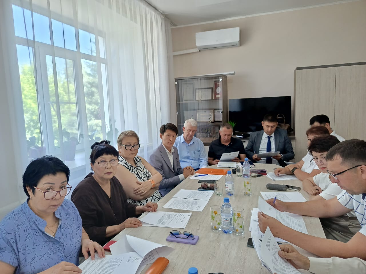 Алтай ауданының Қоғамдық кеңесі, сыбайлас жемқорлық көріністеріне қарсы іс-қимыл жөніндегі комиссиясы және маслихаттың тұрақты комиссияларының бірлескен отырысы өтті.