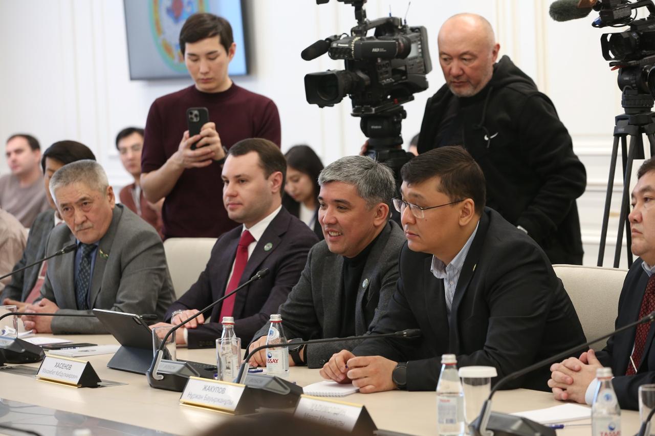 В Алматы высказались в поддержку проекта новой Конституции