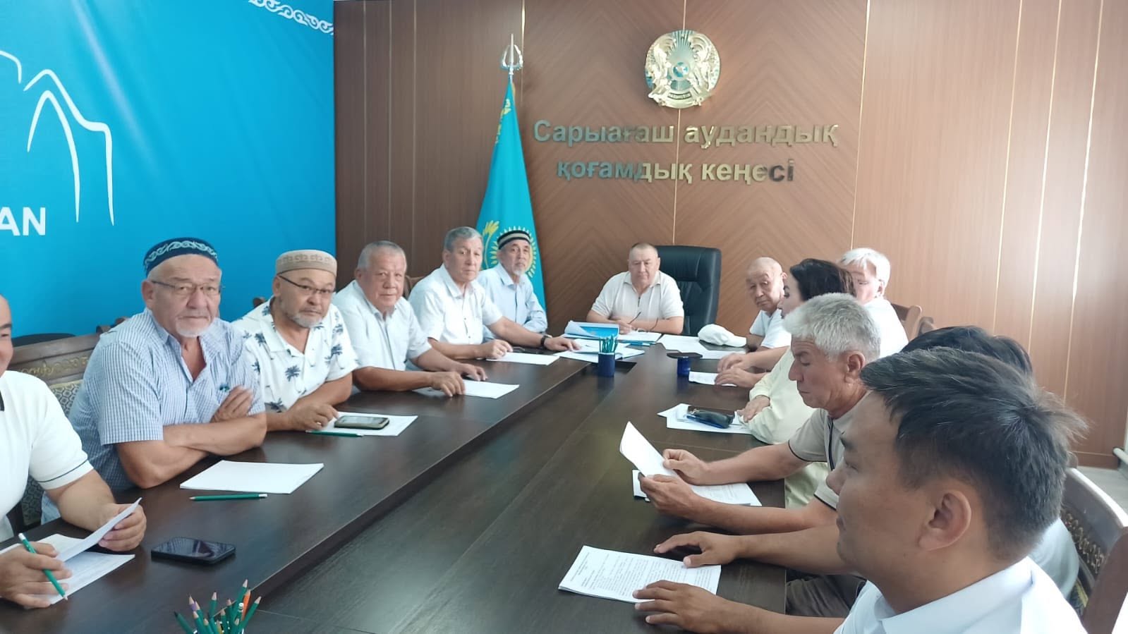 Сарыағаш аудандық қоғамдық кеңесінің жалпы отырысы өтті . Күн тәртібіде төмендегі мәселелер қаралды: