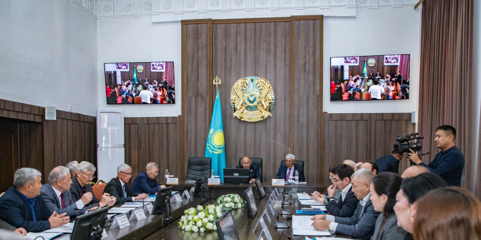 Тараз қалалық Қоғамдық кеңестің облыс орталығының жасыл желекке көмкерілуі мен сәулеттік келбетінің ахуалына қатысты кеңейтілген отырысы өтті