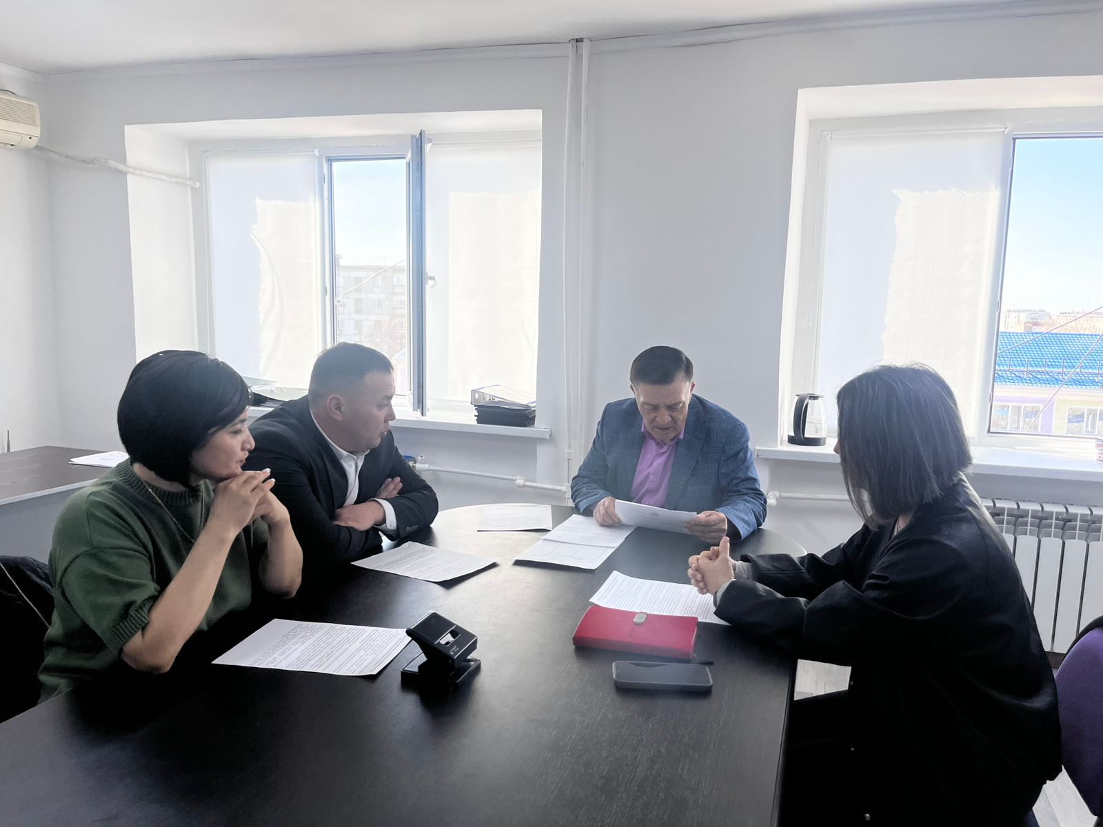 Члены общественного совета знакомились с ходом оказания государственных услуг