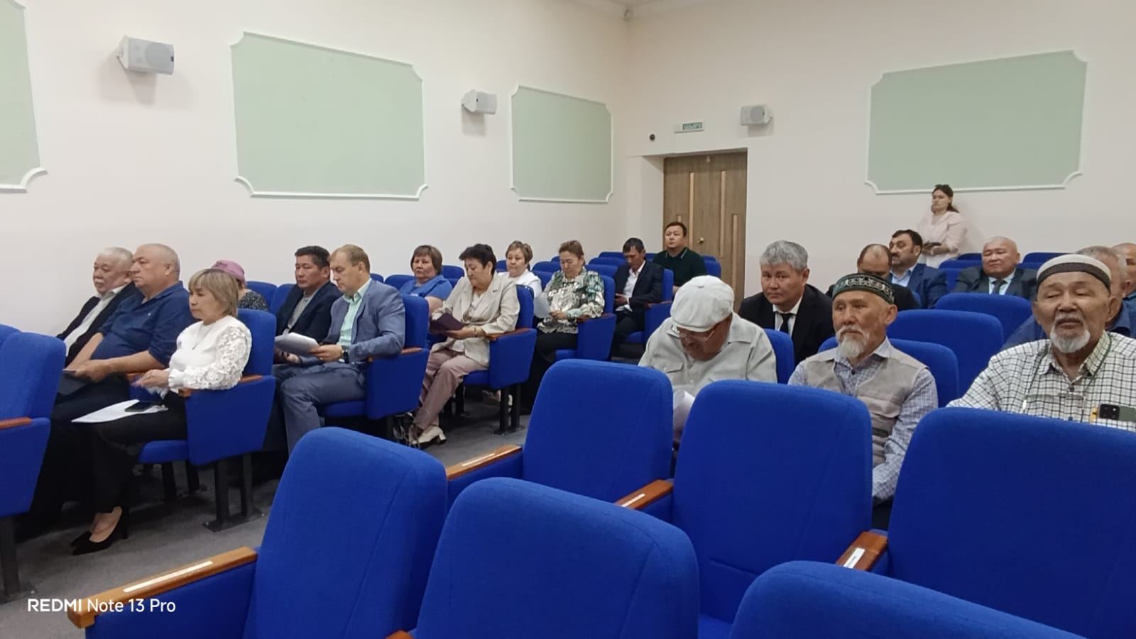 В Жаркаинском районе обсудили вопросы содержания кладбищ